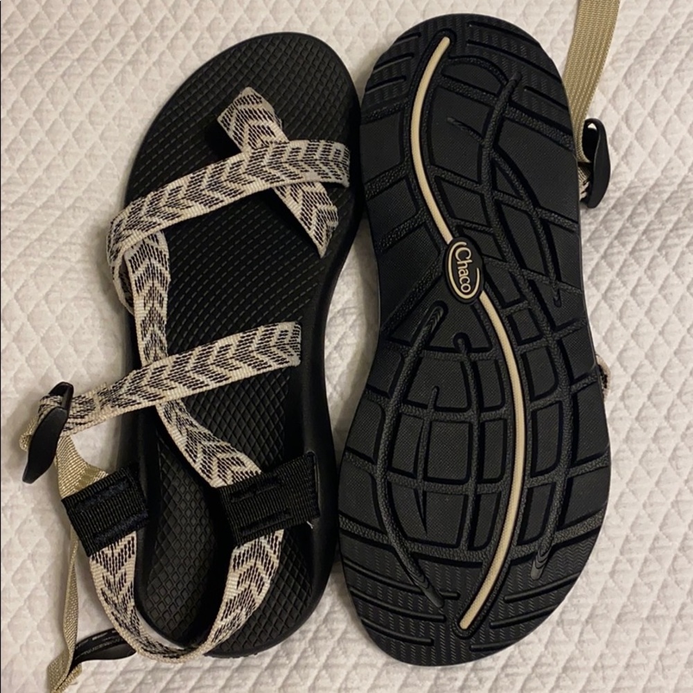 Chaco Woman’s Z2 Classic Athletic Sandal size 11